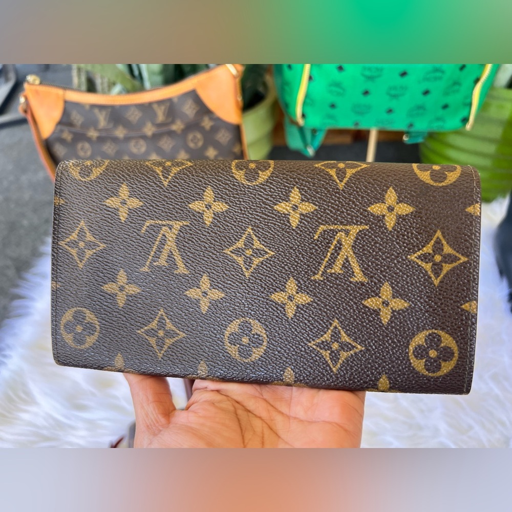 Louis Vuitton Dark Brown Monogram Clutch - Picture 4 of 9